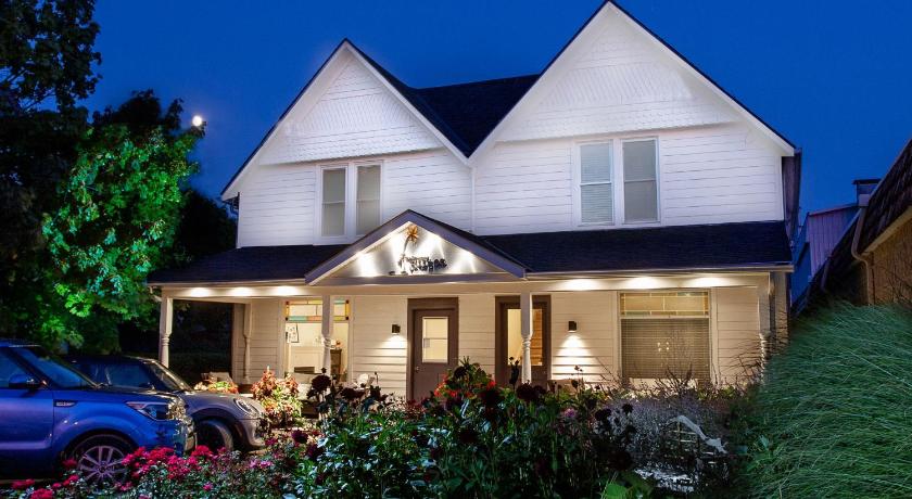 Newsroom Suites — Hotel in Prince Edward (ON)