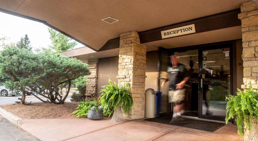 Spring Valley Inn photo
