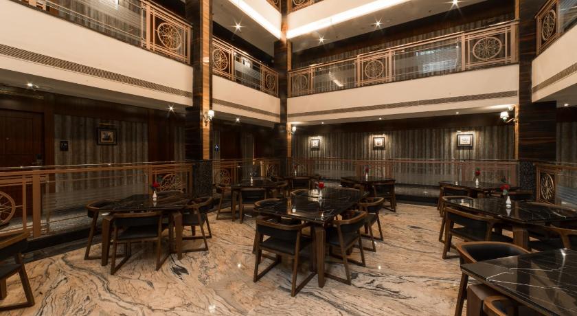 Costa Riviera Hotel – Varanasi, IN