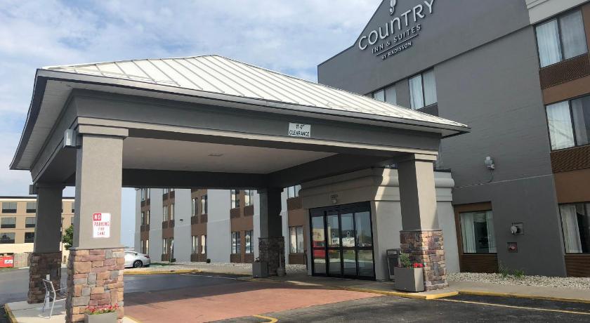 Country Inn & Suites by Radisson Mt. Pleasant-Racine West WI