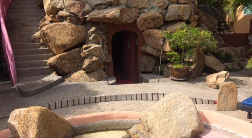 Pandora Lifestyle Hotel - image 25