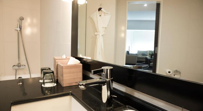 Image of Avenue Suite 1 King 8