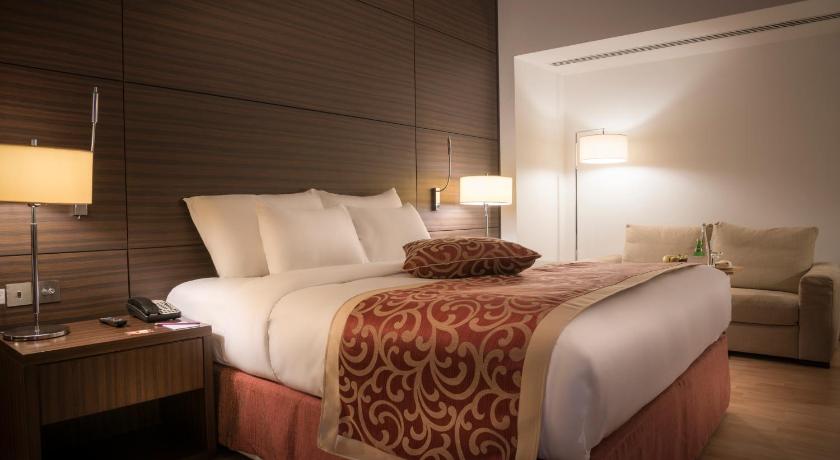 Image of Premium King Room with Lounge Area 0
