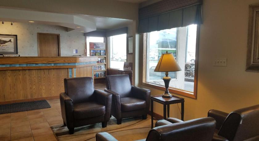 RiverTree Inn & Suites