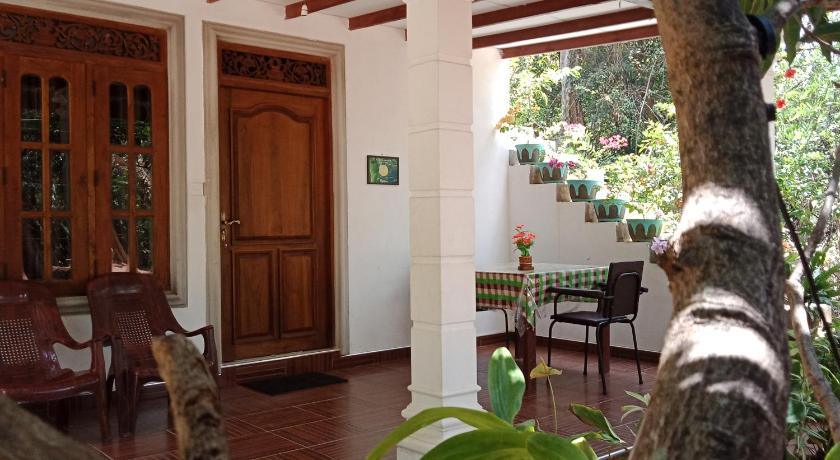 Liyara Home Stay — Hotel in Sigiriya