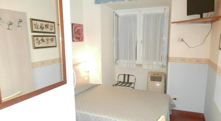 Image of Single Room With Private Bathroom 0
