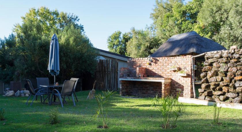 Riverbush Lodge Guesthouse photo