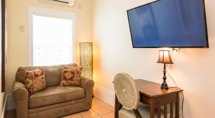 L'Habitation Guesthouse- Adult Exclusive photo
