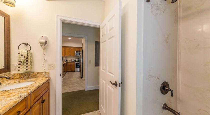 Image of Luxury Three-Bedroom Apartment - North 17