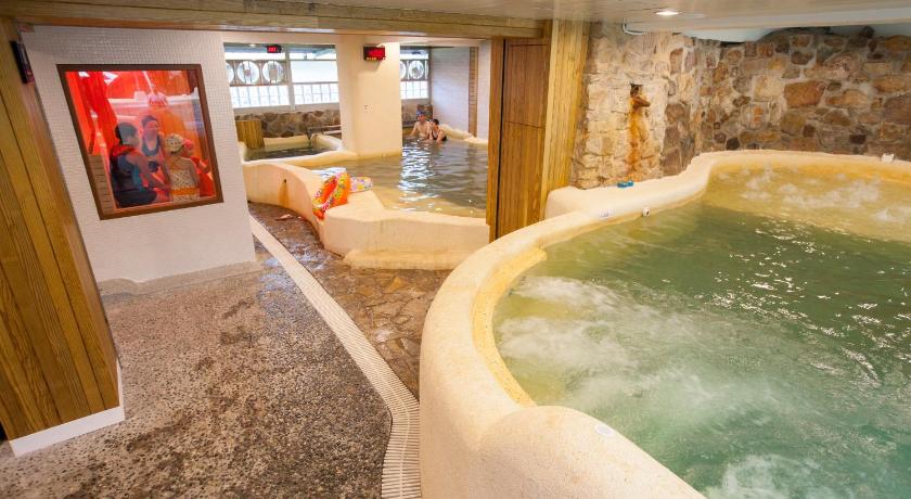 Hua Ge Hot Spring Hotel – Jiaoxi, WV