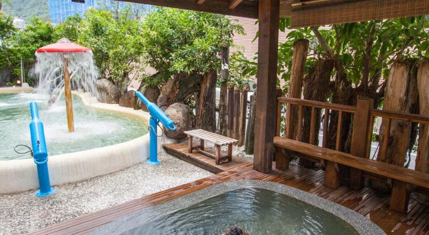 Hua Ge Hot Spring Hotel – Jiaoxi, WV