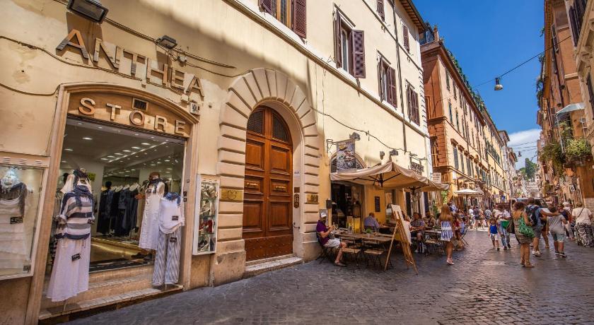 The Spanish steps apartment 67 photo