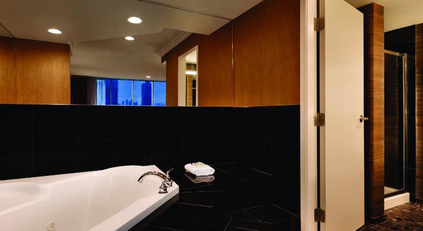 Executive Suites Hotel & Conference Center, Burnaby