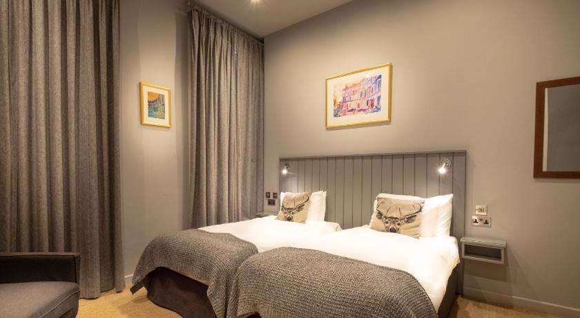 Image of Large Twin Room 4