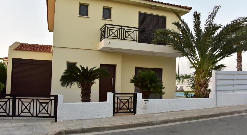 Limni Pool House — Hotel in Larnaca