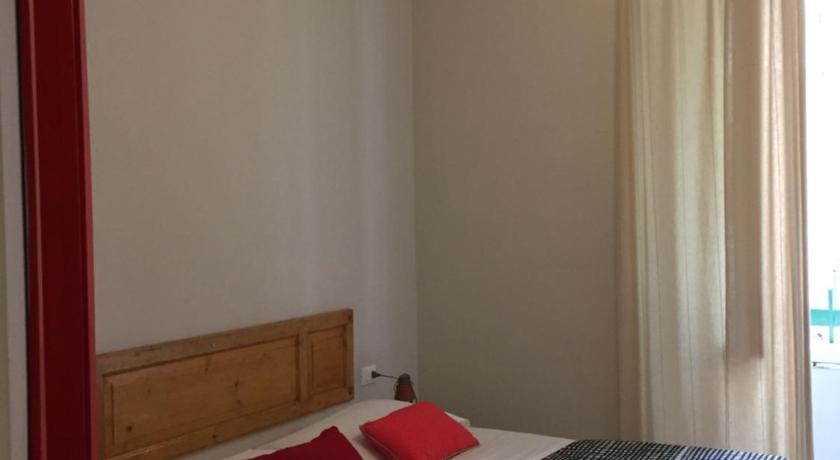 Roma Art Rooms