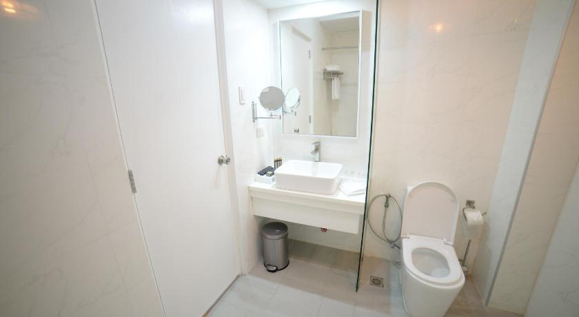 Image of Junior Suite King 12