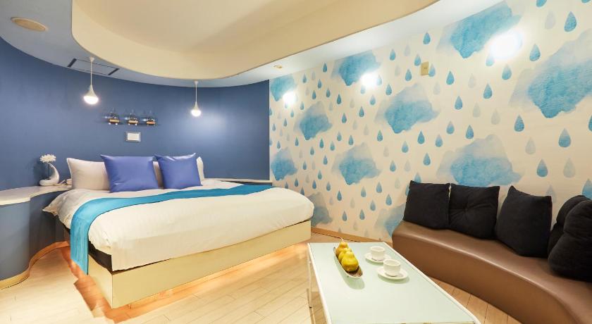 HOTEL LOVE