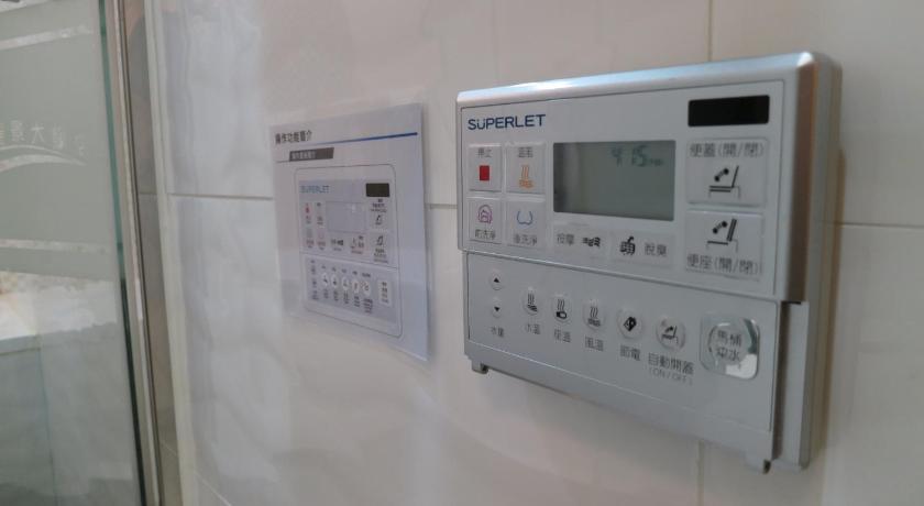 Image of Deluxe Bathtub Room 16