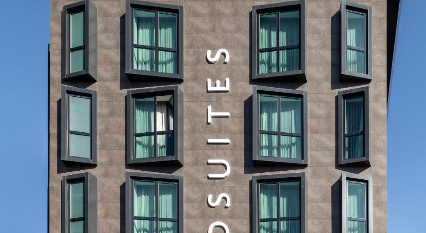 Upsuites Hotel