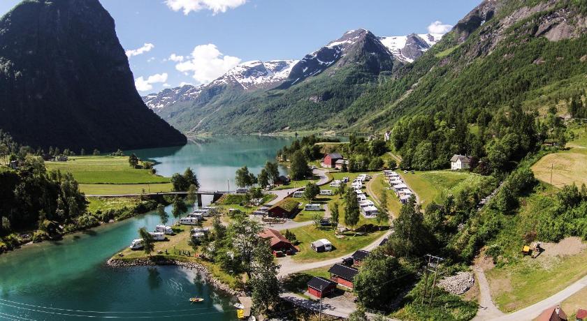 Oldevatn Camping — Hotel in Olden
