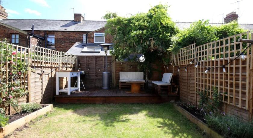 Modern Chic 2br Townhouse In Central Oxford Entire Apartment Deals Photos Reviews