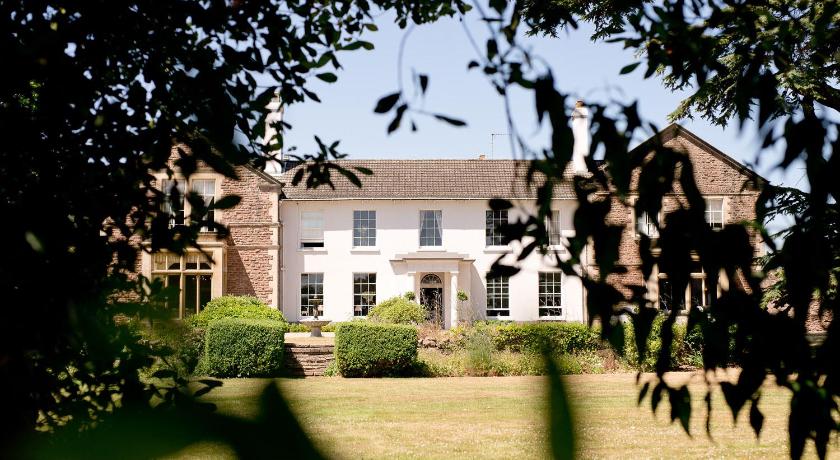 Glewstone Court Country House photo