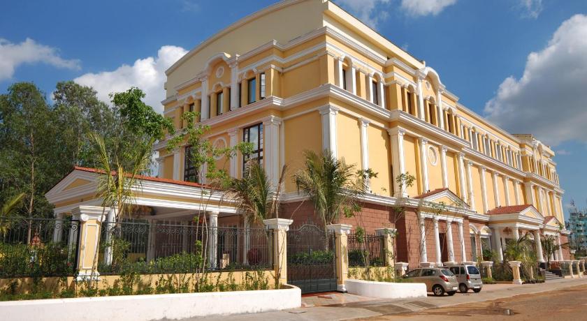 Mayfair Convention Hotel