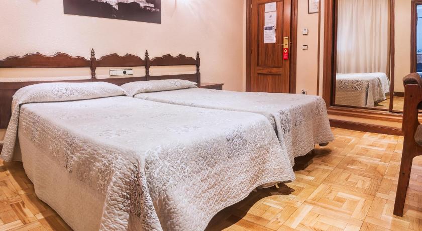 Hotel Residencia Castellano I