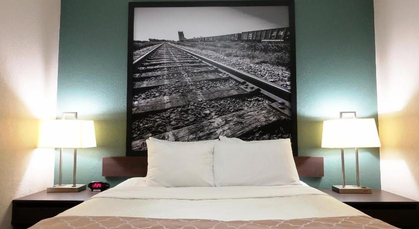Super 8 By Wyndham Dauphin