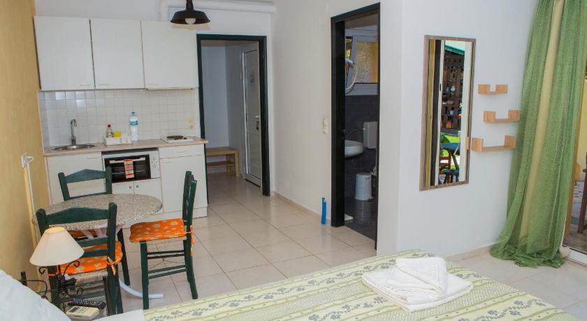Image of Studio (2 Adults) 1