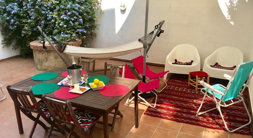 Seaside Apartment in Sitges Steps from Beaches with private Patio