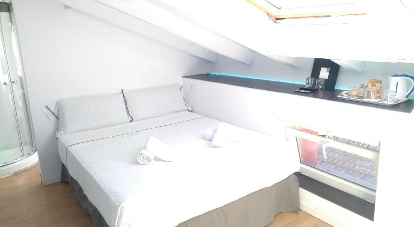 Rin Rooms photo