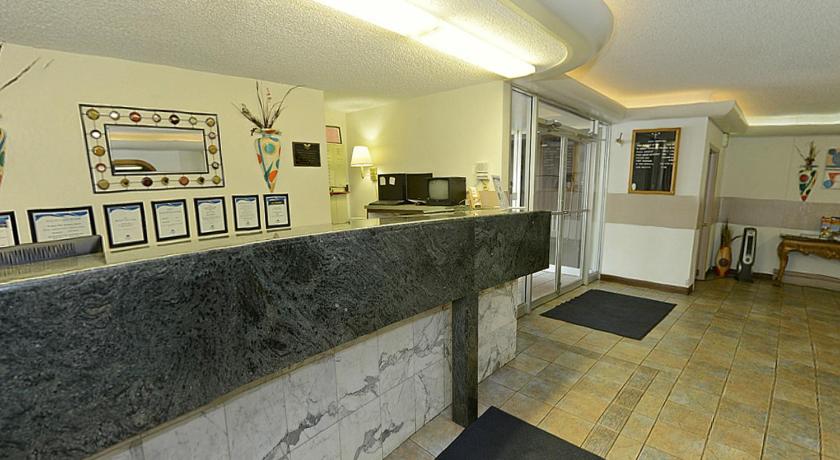 Howard Johnson by Wyndham Benton Harbor photo