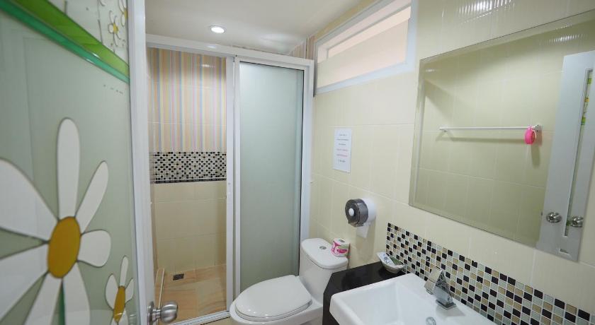 Image of Superior Pool View Twin Bed 2
