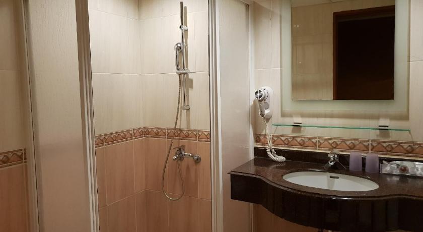 Image of Quadruple Room without Garage 15