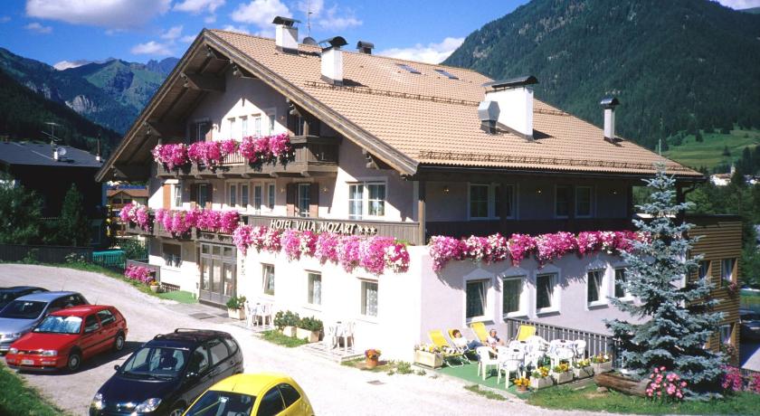 Hotel Villa Mozart — Hotel in Pozza di Fassa