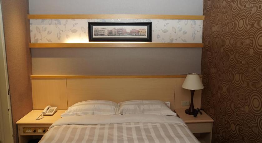 Image of Economy Double Room without window 8