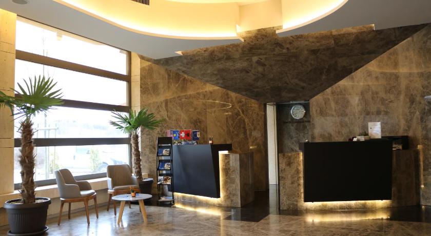 Hotel International Prishtina & Spa photo