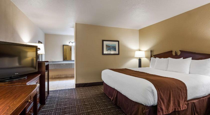 Best Western Lakewood Motor Inn