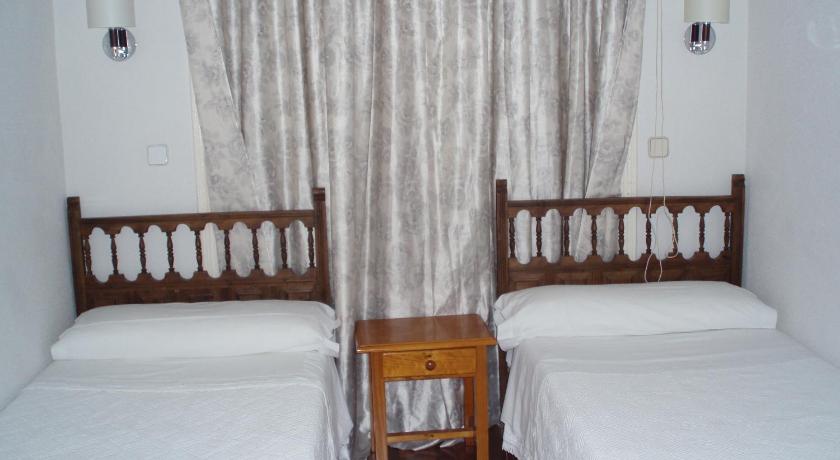 Hostal Castilla photo