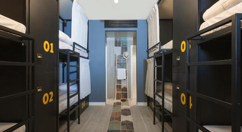 8베드 혼성 도미토리룸 내 침대 (Bed in 8-Bed Mixed Dormitory Room) 이미지 3