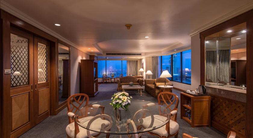 รูปของOne-Bedroom Deluxe King Suite with River View 6