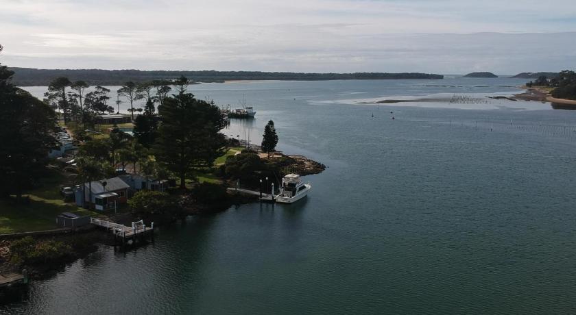 Waterfront Cottages photo