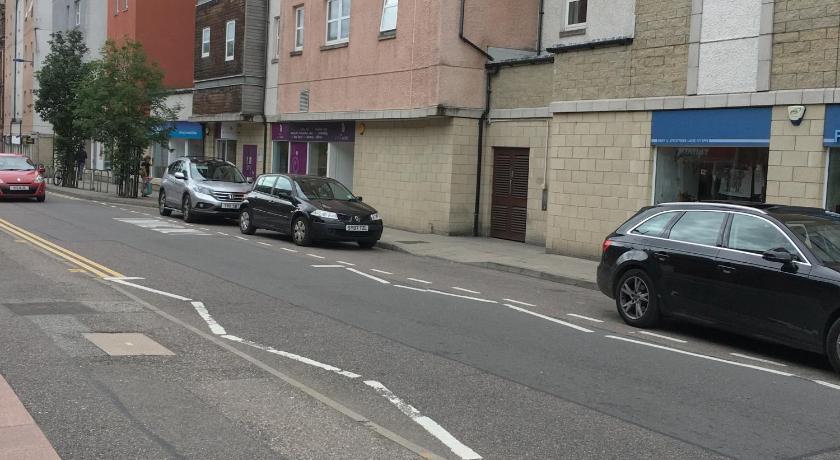 Azim and Suzi’s city centre apartment Inverness - image 12