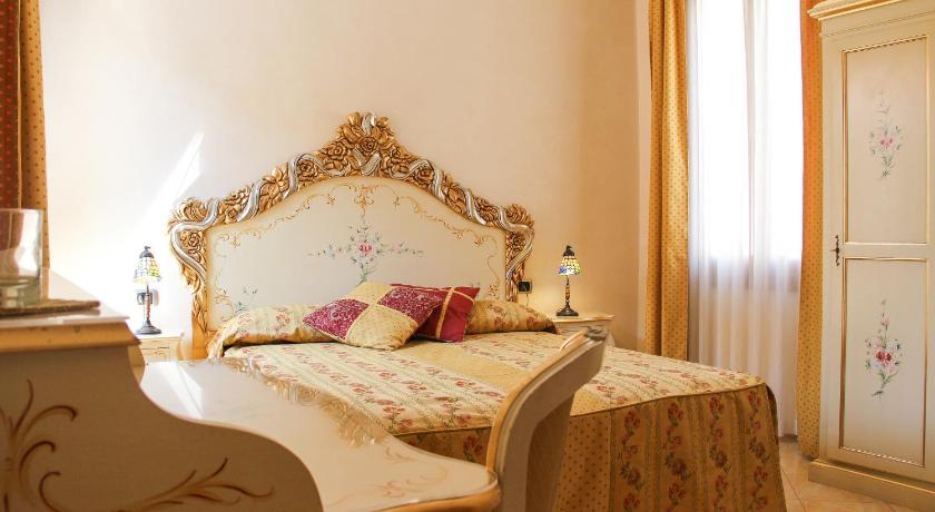 Angeles Inn — Hotel in Venice