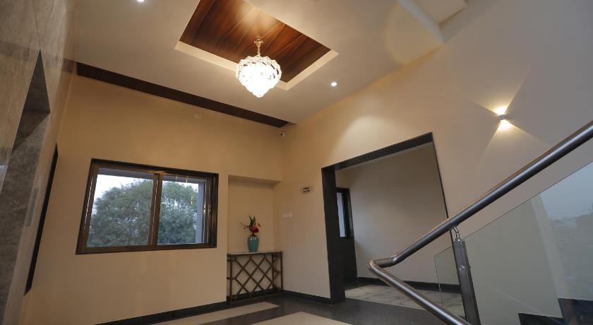 Hotel Radiance – Ahmednagar, KY