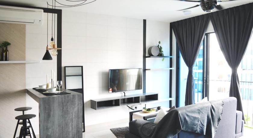 シャーアラム Yamada Residence, Trefoil 4つ星 ゲストハウス プール