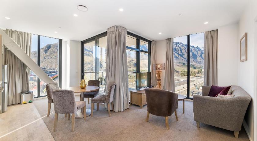 Executive 2 Bedroom Apartment Remarkables Park photo