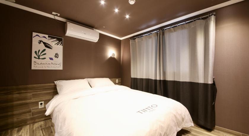 Image of Standard room with private bathroom - Non-smoking 9